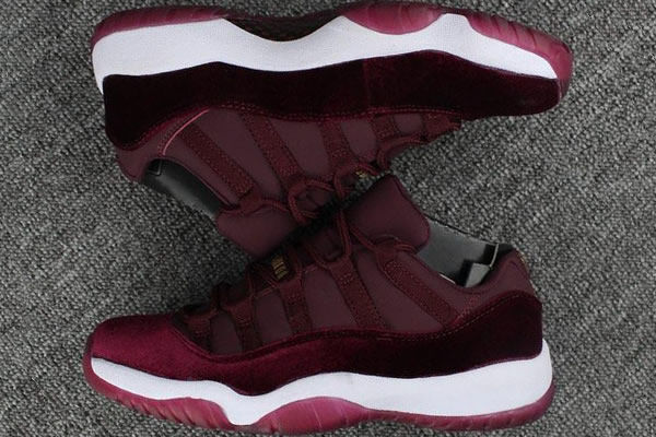 Women Jordan 11 Low